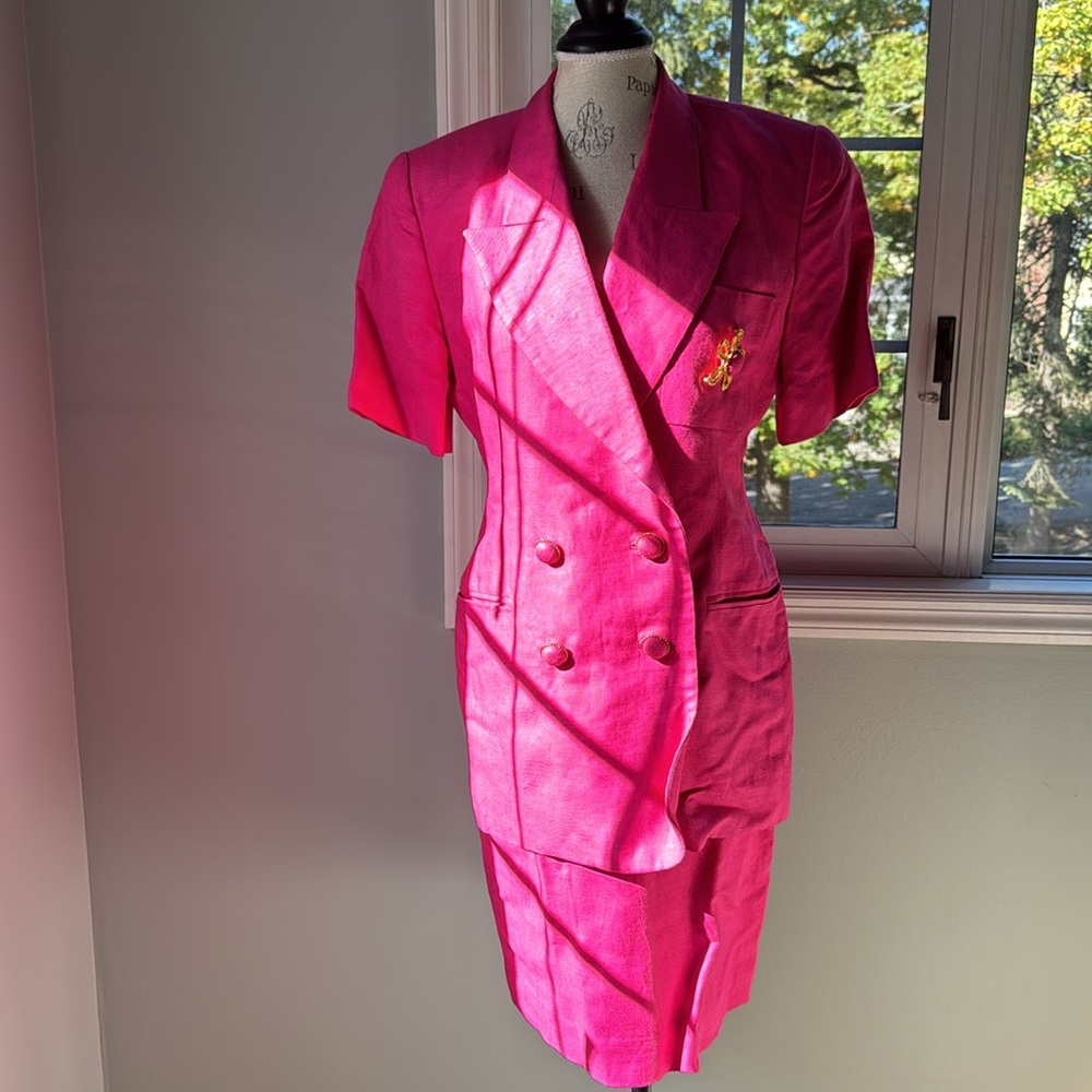 Vintage Gillian 80’s bright pink linen suit set w/original brooch EVC size 6 - Picture 3 of 15